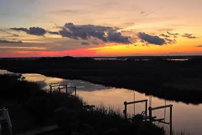 Image de Soundfront, private dock, neighborhood pool, beach access, and tennis, Sunsets