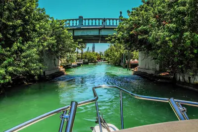Image de Serene family retreat on exclusive Duck Key Island!
