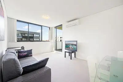 Image de Campsie 2Br near Shopping & Train