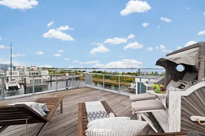 Image de Biscay - houseboat, large terrace, roof terrace, sauna, 3 flat screen TVs