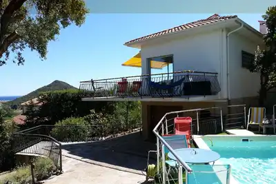 Image de Villa Mandelieu face mer & îles de Lérins pr 6\/8 p. Piscine, spa, jardin, jeux.