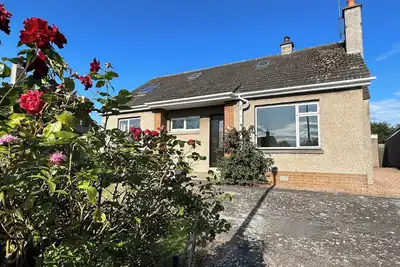 Image de Lovely house & garden, short walk to town & beach