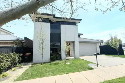 Image de Stylish Comfort Meets Unbeatable Location near Aquatic Centre & Lake Wendouree.