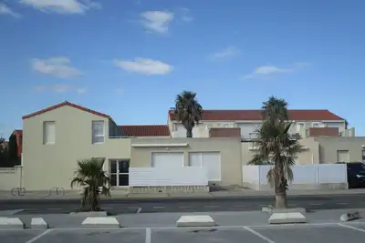Image de Bel appartement en front de mer avec 2 chambres