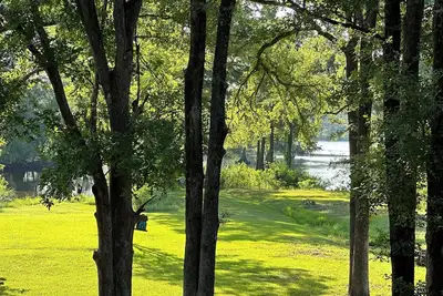 Image de Charming 2-bedroom house with a Caboose Shreveport with Ac, WiFi