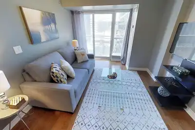 Image de Centrally Located 2-Br Condo in Dt Toronto