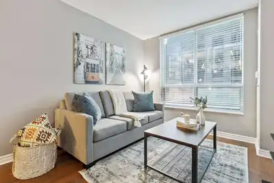 Image de Cozy 1+1-Br Condo in Dt Toronto