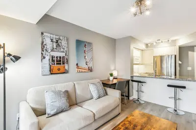 Image de Modern 1-Br Condo Dt Toronto