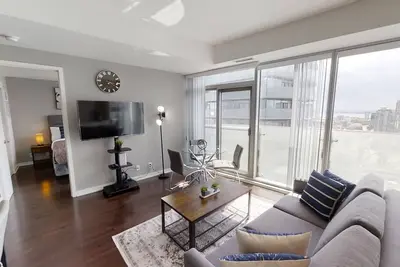 Image de Fully-Equipped 1+1-Br Condo in Dt Toronto