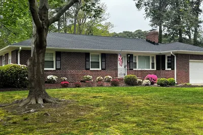 Image de 3-bedroom updated house in Riverside / Cnu area of Newport News + outdoor space