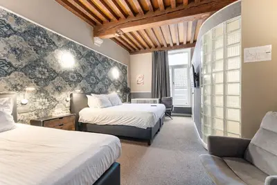 Image de Cozy Historical Triple Room (Chambre Triple)