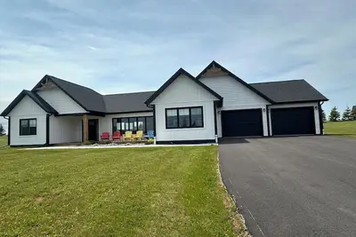 Image de 3 Bedroom Granville On The Water Home, Minutes To Golf and Beaches