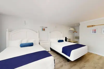 Image de Double Queen Room for a Cozy Group Stay