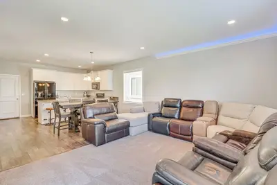Image de 8 Mi to Loveland Aquarium: Mtn Home in Herriman!