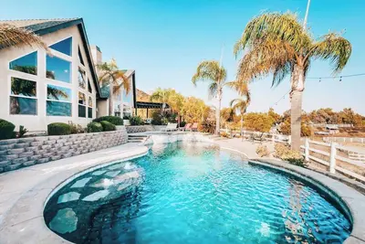 Image de Oasis with A Pool/Spa, near Temecula Wine Country\n\n