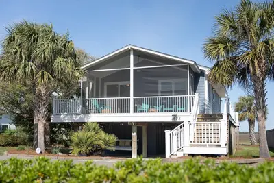 Image de 2nd Row, Wraparound Porch, Marshviews