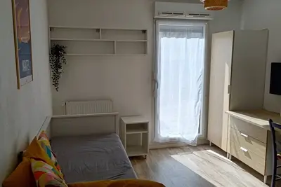 Image de Studio avec grande terrasse proche de la gare