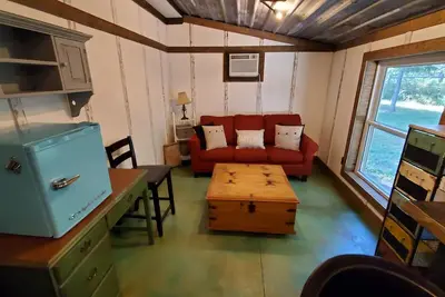 Image de Charming 1-bedroom house with Ac, WiFi in Spirit Lake at The Venue at the Reed's