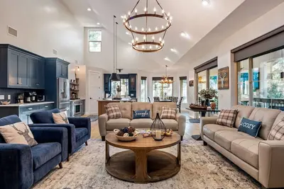 Image de Luxury Cabin @ Pinetop Lakes Country Club! Close to Sunrise! Hot Tub!