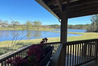 Image de Charming Cottage in Gulfport overlooking 2 beautiful ponds\nWIFI\nPet Friendly