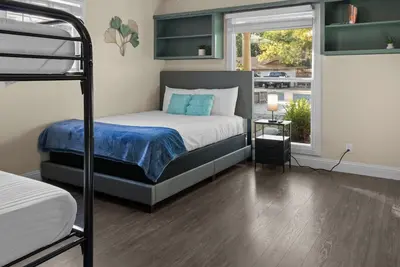 Image de Home Away from Home, King Bed, Easy to get around.