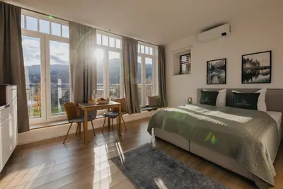 Image de Modern apartment (32 sqm) with fully equipped kitchen and Xl shower