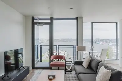 Image de Fantastic Slu 2br w/ Gym, Media Room, W/D  & Rofotop, by Blueground