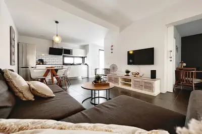 Image de Vibrant Apartment with Great Views