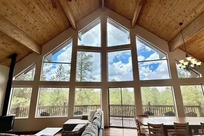 Image de Large Group Adventure Cabin with Bunks & Outdoor Bliss!