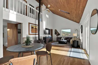 Image de 4br Manitou Springs Gem: Hilltop Views & Trail Access
