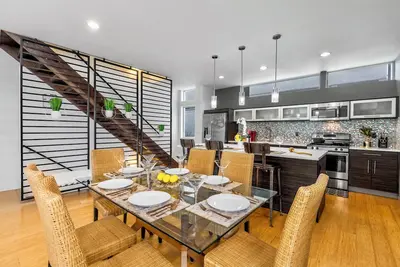 Image de Modern 3 Beds Ballard Townhome w/Rooftop city view