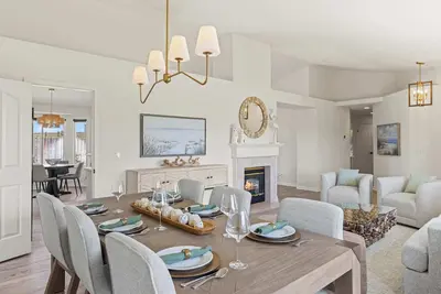 Image de Stay Close to The Beach at Marina's Sand Piper!