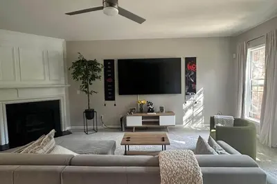 Image de Spacious 4-bedroom townhome with Ac and WiFi in charming Smyrna