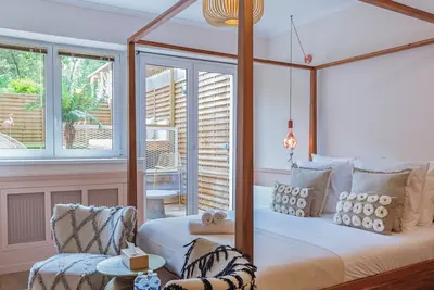 Image de The Rose Garden Apartment - Trocadero