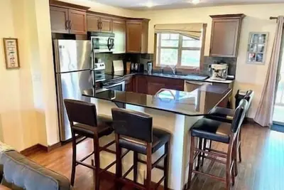 Image de 3 Bdr Townhouse / Pet friendly / Great Location