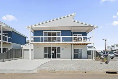 Image de C-Views ~ Aldinga Beach - Welcome To Your Dream Holiday House In Aldinga Beach