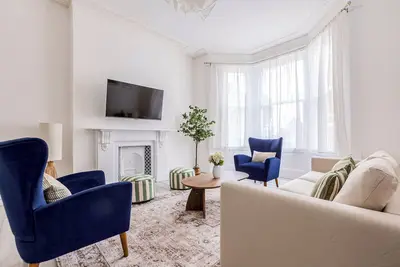 Image de Large & charming 5br House near Kensington Olympia