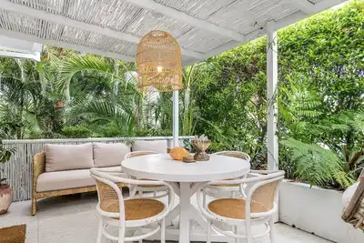 Image de East Coast Escapes - Alabaster Byron