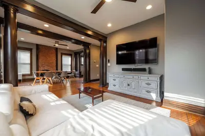 Image de Historic Hoosier Home w/ Modern Touches in Fall Creek