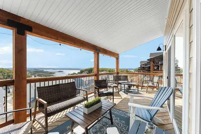 Image de Lakeview, Hot Tub, Games, FuN!