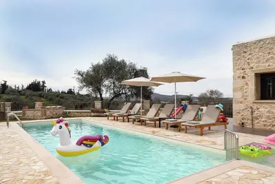 Image de Heliopetra Lux Villa with private Pool