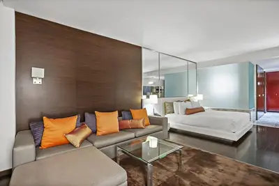 Image de Svs: Strip View Studio | Open Balcony | Resort Pool | Palms Place