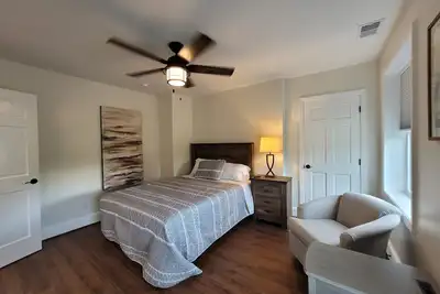 Image de Enjoy easy access to everything from this perfectly located home base