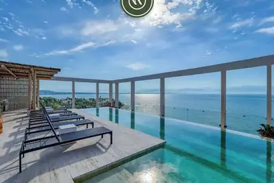 Image de Luxury 4br Oceanfront Condo - Private Beach - Pool