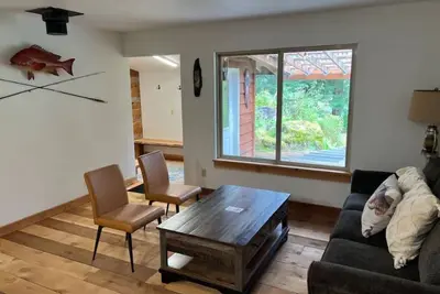 Image de Spacious 5-bedroom cabin in marvelous Thorne Bay with WiFi