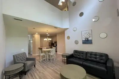 Image de Townhouse close to Medical Centers with Garage
