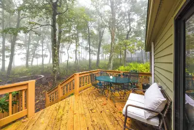 Image de Game Room & Fire Pit: Wintergreen Resort Home!