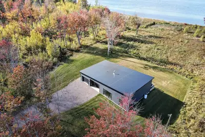 Image de Eagles Point - Waterfront Wilderness Retreat with Stunning Views!