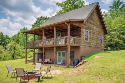 Image de Orchard View Log Cabin near Lake Lure: Untouched by Hurricane Helene