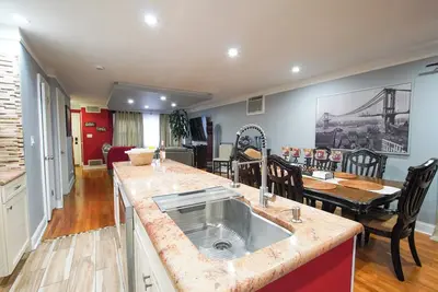 Image de Modern 2-floor, 3-bedroom apartment 20 minutes from Manhattan.